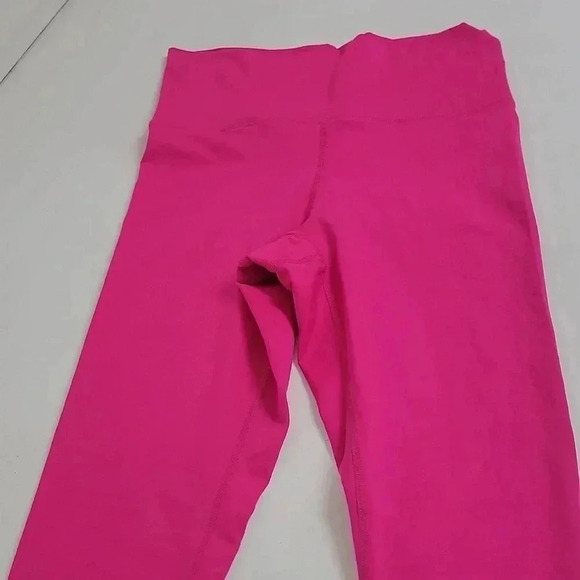 SET TLC Sports Bra in Terez Pink and TLC Leggings in Terez Pink - Picture 8 of 15